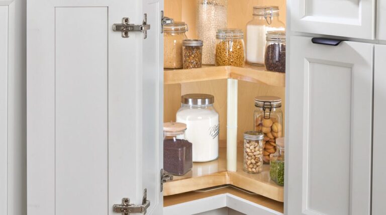 Wood Classic Kidney-Shaped Single Shelf Lazy Susan